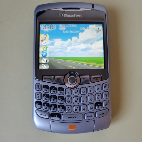 BlackBerry Curve 8310 Smartphone (entsperrt) – Silber (6RI8310N) B102