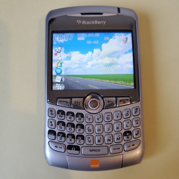 BlackBerry Curve 8310 Smartphone (entsperrt) – Silber (6RI8310N) B99