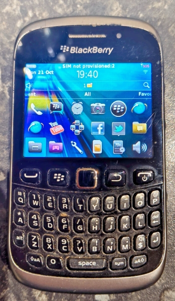 BlackBerry Curve 9320 – Smartphone Handy (entsperrt) QWERTZ-Tastatur – schwarz