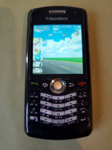 Blackberry Pearl 8110 entsperrt B84