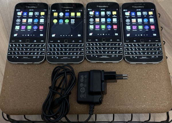 BlackBerry Classic SQC100-1 Handy Business StartUP Unternehmen Geprüft Unlocked✅