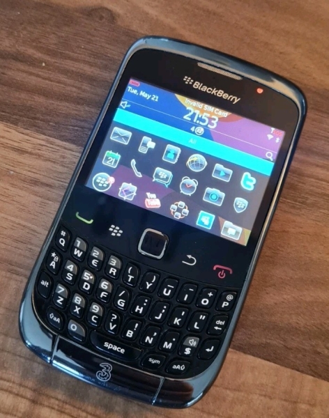 BlackBerry Curve 9300 3G – Three – Smartphone