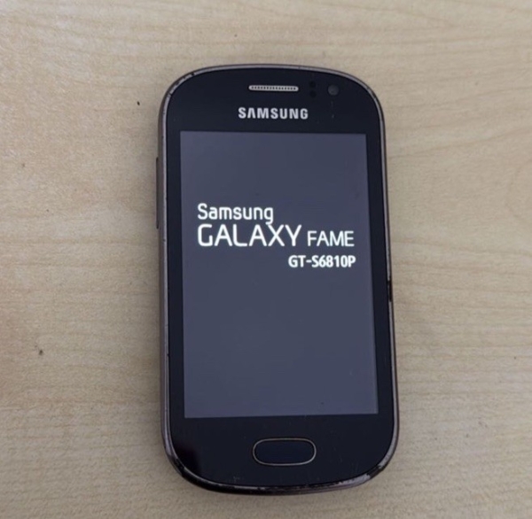 Samsung  Galaxy Fame GT-S6810P – 4GB – Metallic Blue (Ohne Simlock) Smartphone