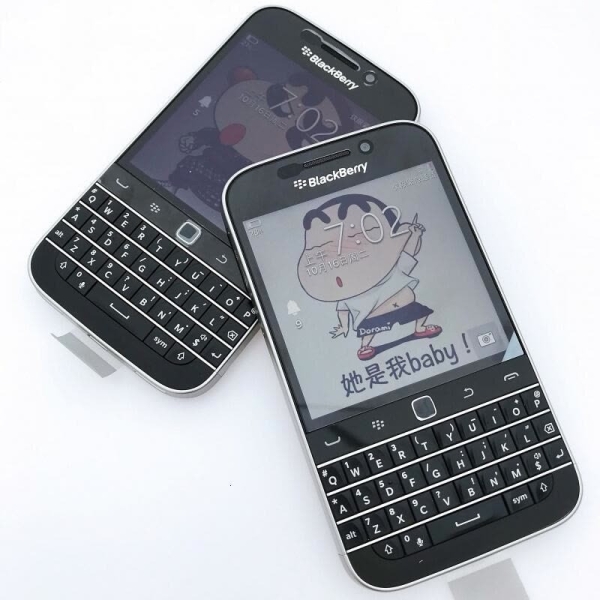 BlackBerry Classic Q20 Unlocked 16GB Keyboard Smartphone