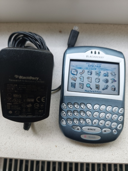 Blackberry 7290 Smartphone Stahlblau 2GB RAM Ohne Simlock  T-Mobile Branding