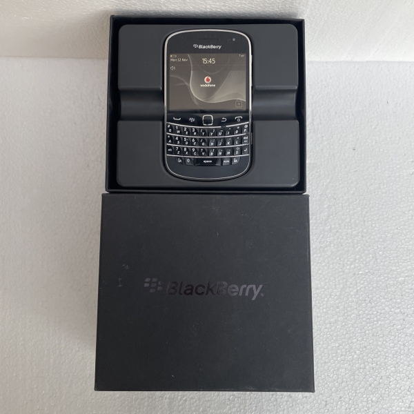 BlackBerry Bold 9900 3G Charcoal Black Qwery Smartphone Vodafone OVP in sehr gutem Zustand