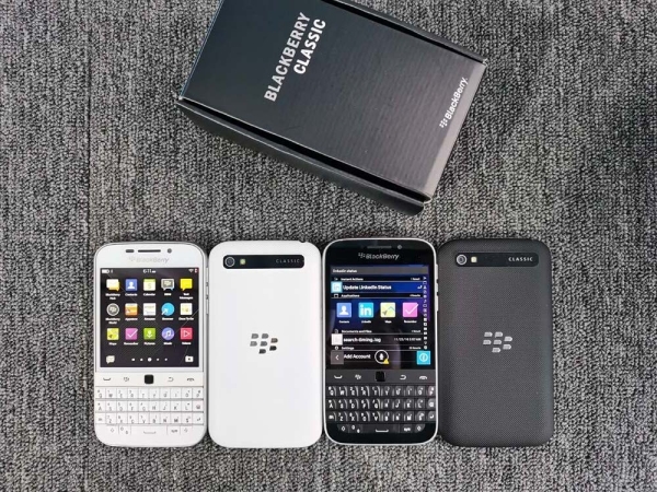 Original Unlocked – BlackBerry Classic Q20 – 16GB Keyboard Smartphone