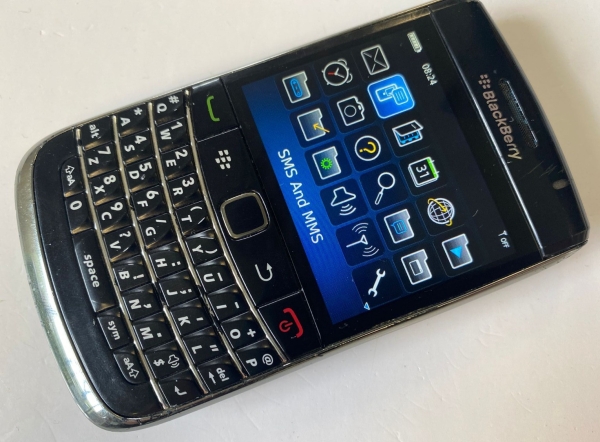 BlackBerry Bold 9700 Smartphone Handy ENTSPERRT QWERTZ Tastatur – voll funktionsfähig