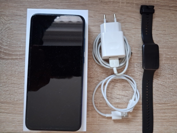 Huawei P Smart, 64GB – Blau – Smartphone + Huawei Watch Fit
