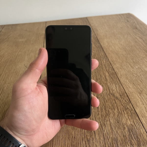 Huawei P20 Pro 128GB Schwarz – Entsperrt – Voll Funktionsfähig – Rückseite gesprungen