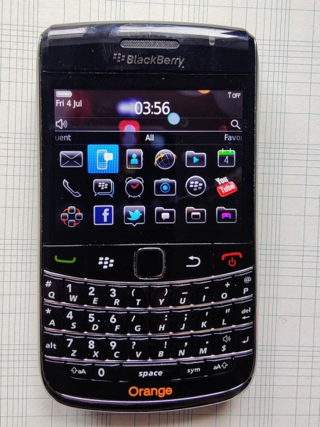BlackBerry Bold 9700 Smartphone (Orange) – Schwarz