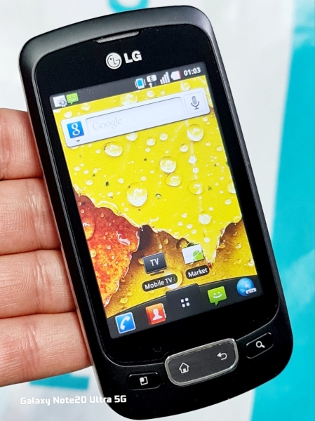 LG P500 Optimus (entsperrt) 3G Smartphone einwandfreier Zustand mit Ladegerät