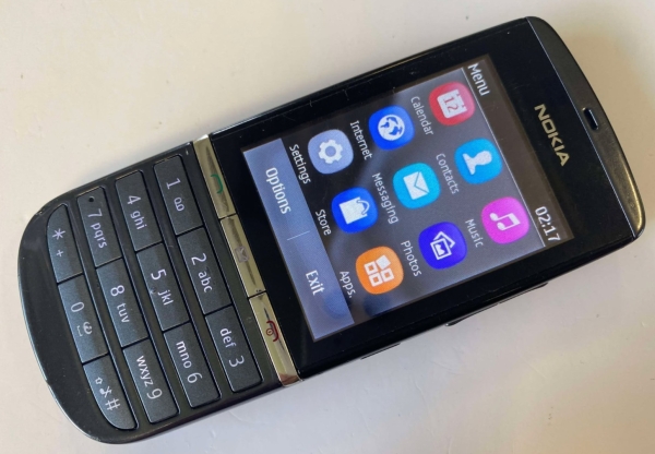 Nokia Asha 300 Handy ENTSPERRT Classic Tastatur Original – voll funktionsfähig