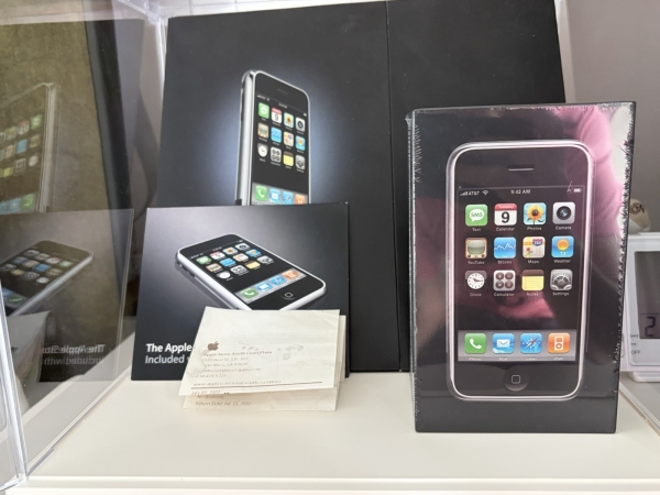 FACTORY SEALED! iPhone 1. Generation Original Quittung – Full Set