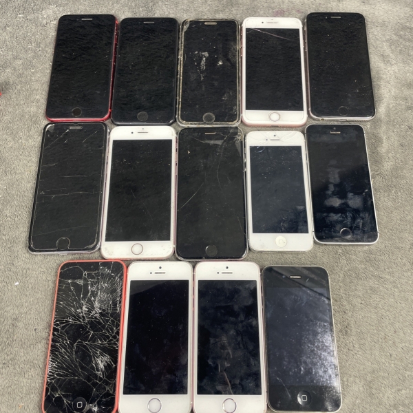 Apple iPhone Handy Smartphone Restposten Defekt Ungetestet Ersatzteile oder Reparaturen Lesen