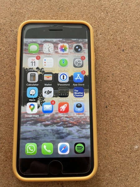 Apple iPhone SE (2020) 2. Gen, 64GB Smartphone, rot