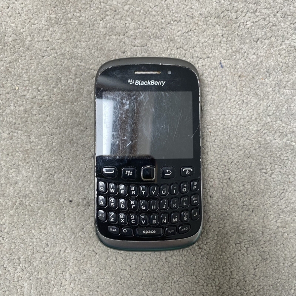 BlackBerry Curve 8520 Smartphone (entsperrt) – Schwarz (PRD-30002-146)