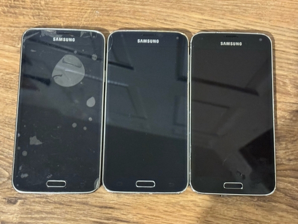 3 x defektes Samsung Galaxy S5 – SM-G900F Smartphone defekt als Ersatzteil