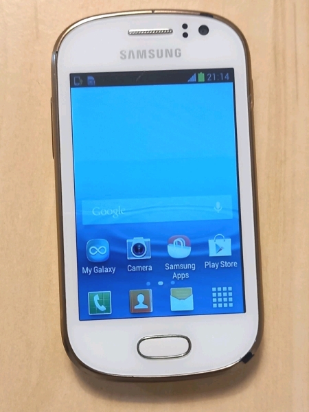 Samsung Galaxy Fame GT-S6810P Smartphone entsperrt weiß 2GB