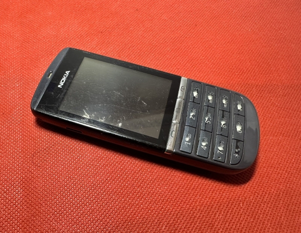 Nokia Asha 300 Graphite (EE Netzwerk) Smartphone Handy