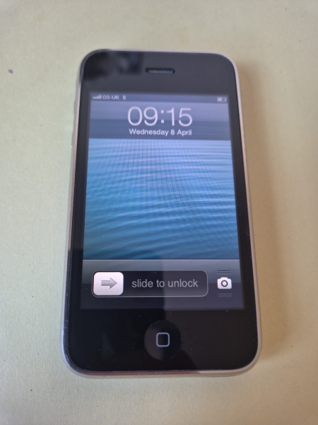 iphone 3gs 8gb A1303 Locked On 02 218