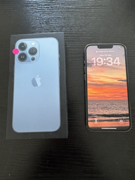 iPhone 13 Pro entsperrt Smartphone Sierrablau, 256GB, 79% Batteriezustand