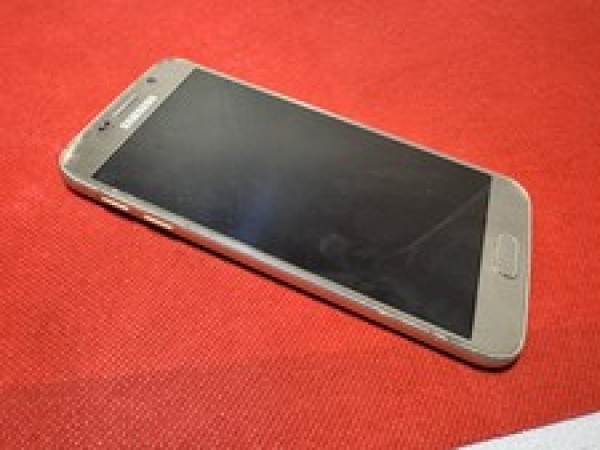 Samsung Galaxy S6 SM-G920F Smartphone Defekt Schaden