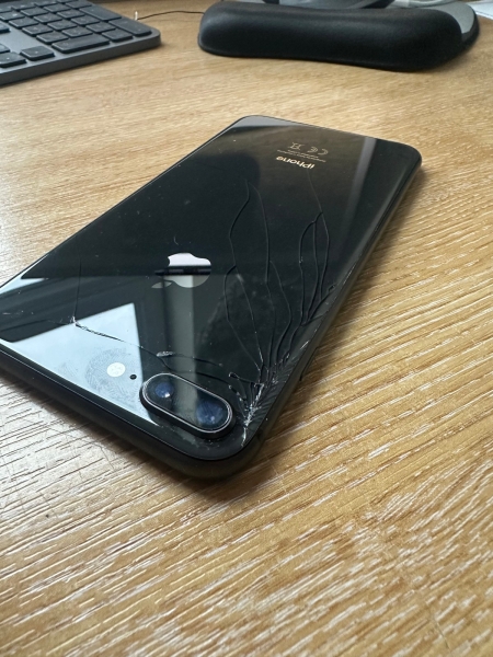 Apple iPhone 8 Plus 256GB, schwarz, entsperrt gesprungen