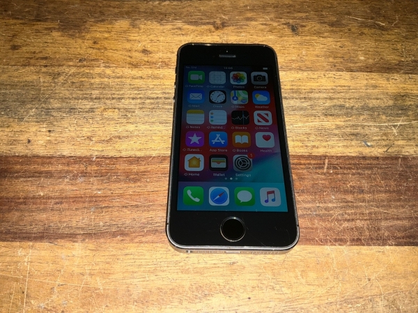 Apple iPhone 5s 16GB GSM Smartphone spacegrau (schlechter Akku)