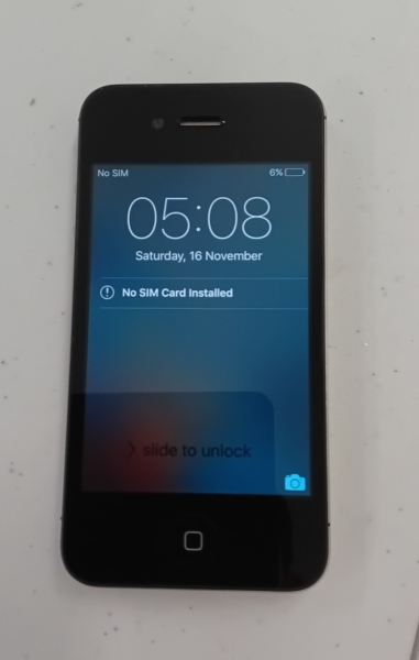 Apple iPhone 4s 16GB schwarz A1387 Smartphone klein Retro – gesperrt