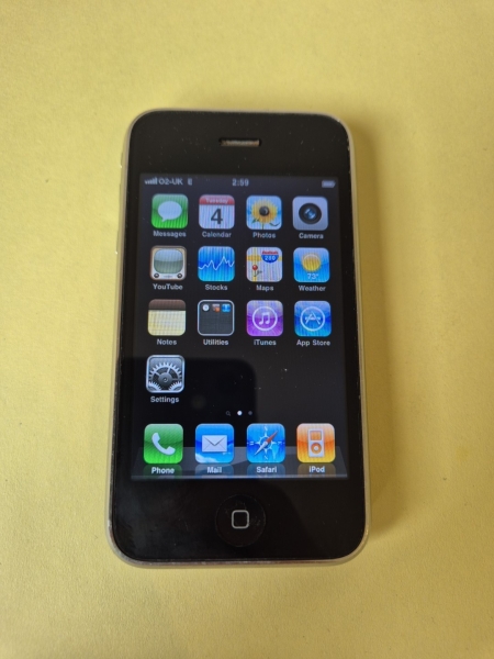 Apple iPhone 3G 8GB Schwarz A1241 Locked On 02 Netzwerk 216 sehr guter Zustand