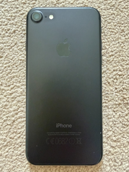 Apple iPhone 7 – 128GB – Schwarz (Vodafone) A1778 (GSM) – Guter Zustand