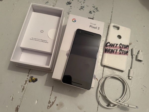 SMARTPHONE MOBILTEIL GOOGLE PIXEL 2 5“ 128GB – WEISS Modell G011A