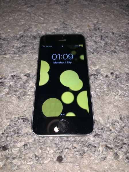 Apple iPhone SE (1. Gen) – 32GB – Silber – Entsperrt – BESCHREIBUNG LESEN
