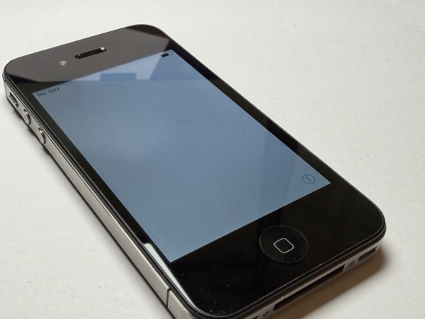 Apple iPhone 4s – 8GB – Schwarz (Entsperrt) A1387 (CDMA + GSM) (Sehr Gut)
