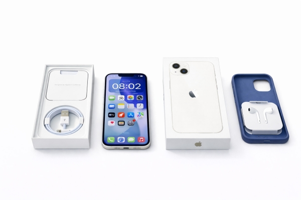 Apple iPhone 13 128GB weiß entsperrt Smartphone neuwertig 100% Akku verpackt UK