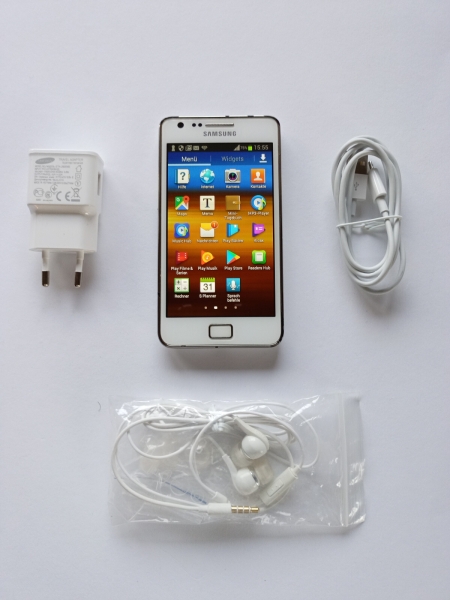 Original Samsung Galaxy S2 GT-I9100 16GB Weiß – Ohne Simlock Smartphone