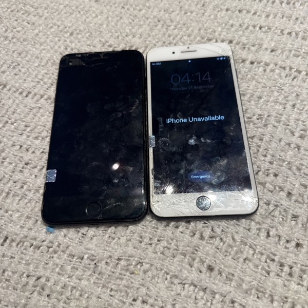 2x Schwarz iPhone 7 Plus FMI AUS