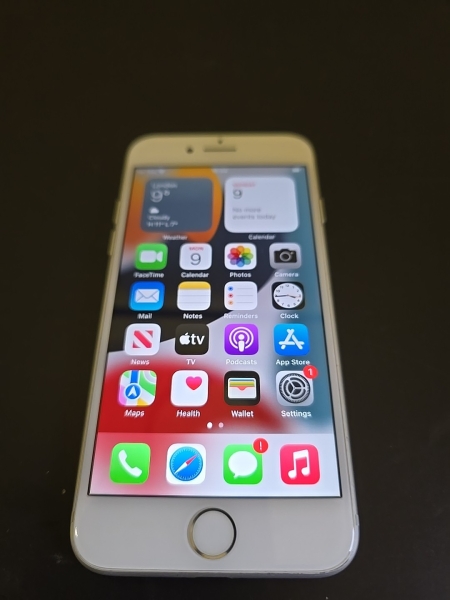 Apple iPhone 7 32GB A1778 entsperrt – Silber.    (DK986)
