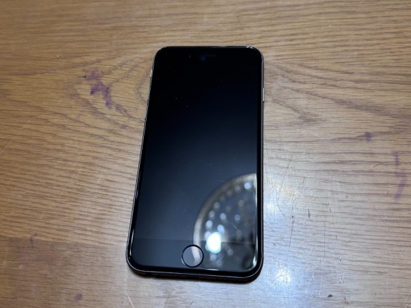Apple iPhone 6 – 64GB – Space Grau (mit Vodafone) Guter Zustand