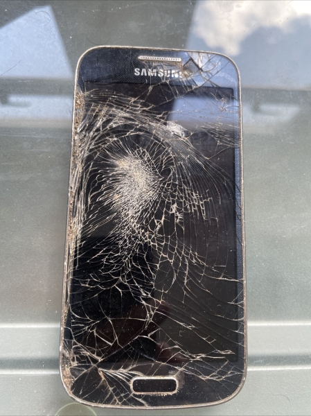 Samsung Galaxy S4 mini I9195 – DEFEKT – FÜR ERSATZTEILE – ANGEBOT