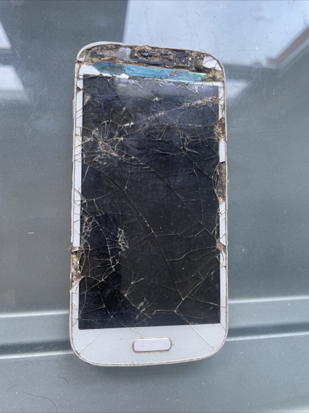 Samsung Galaxy S4 mini I9195 – DEFEKT – FÜR ERSATZTEILE – ANGEBOT
