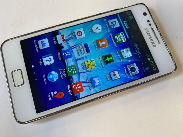 Samsung Galaxy S2 SII GT-I9100 Smartphone Handy ENTSPERRT Android 4.1 WEISS