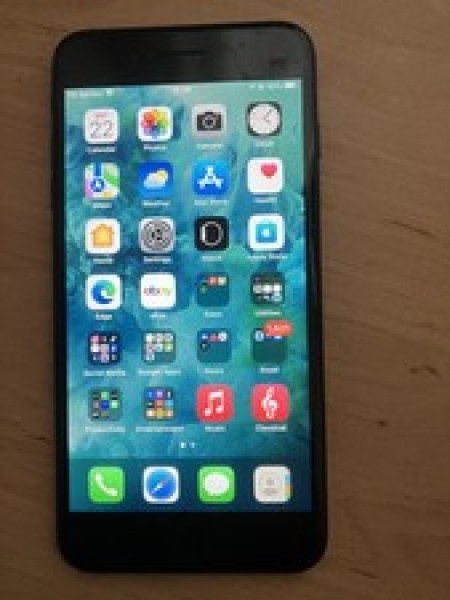 Apple iPhone 7 Plus (A1784) 128GB (Entsperrt) Schwarz *Versandkostenfrei*