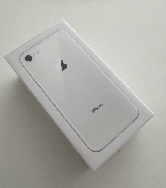 Neu Versiegelt Apple iPhone 8 64gb – Silber