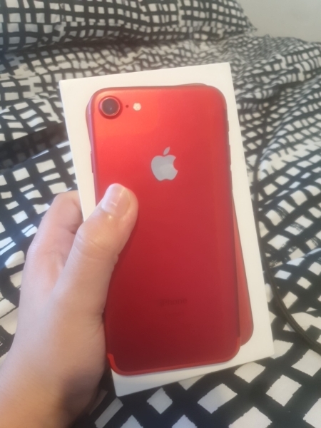 Apple iPhone 7 128GB Rot Entsperrter Zustand Sehr Gut Verpackt