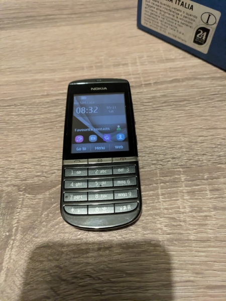 Nokia Asha 300 Smartphone (entsperrt) – Graphite (A00003513)