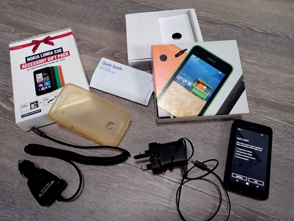 NOKIA LUMINA 530 Windows Smartphone mit Zubehör (schwarz) (Beschreibung unten)