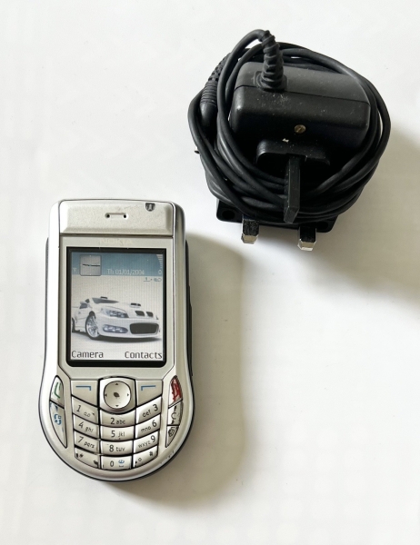Nokia 6630 Vintage Handy Silber (2004) (Orange Netzwerk) mit Wandstecker