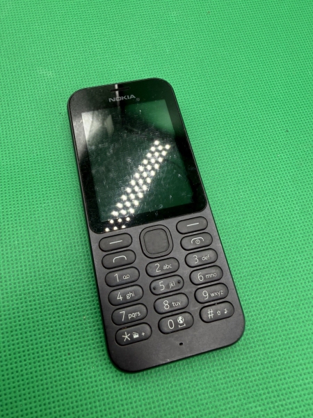 Nokia 215 entsperrt Smartphone – funktioniert